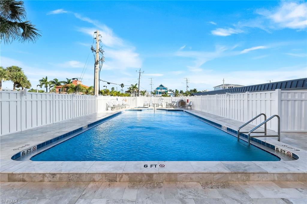DOLPHIN WATCH CONDO - Residential