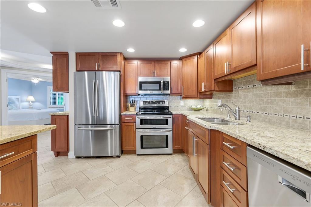 DOLPHIN WATCH CONDO - Residential