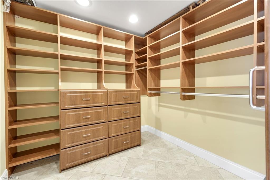 DOLPHIN WATCH CONDO - Residential