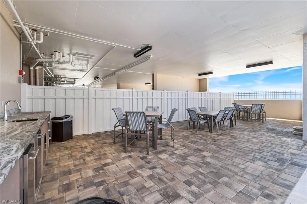 DOLPHIN WATCH CONDO - Residential