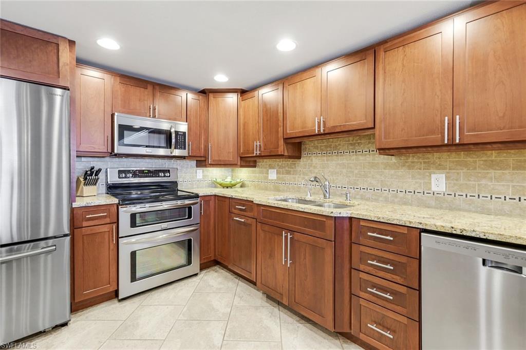 DOLPHIN WATCH CONDO - Residential