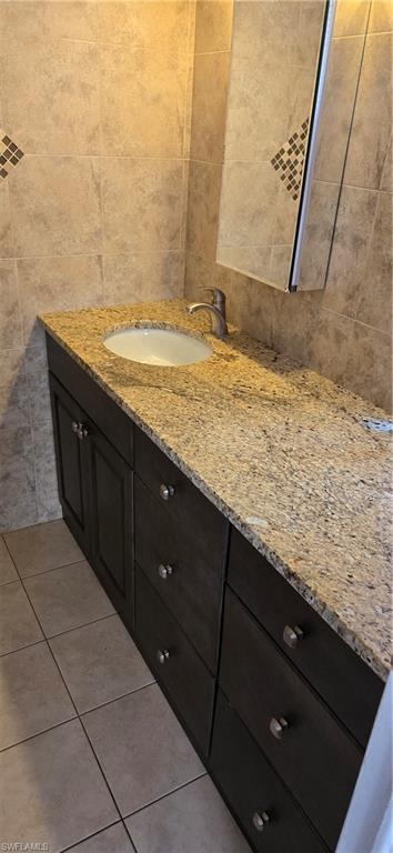 SIX LAKES COUNTRY CLUB - Residential