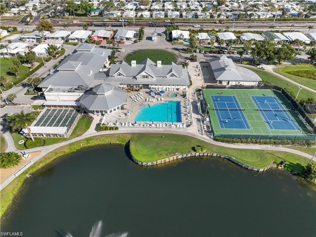 SIX LAKES COUNTRY CLUB - Residential