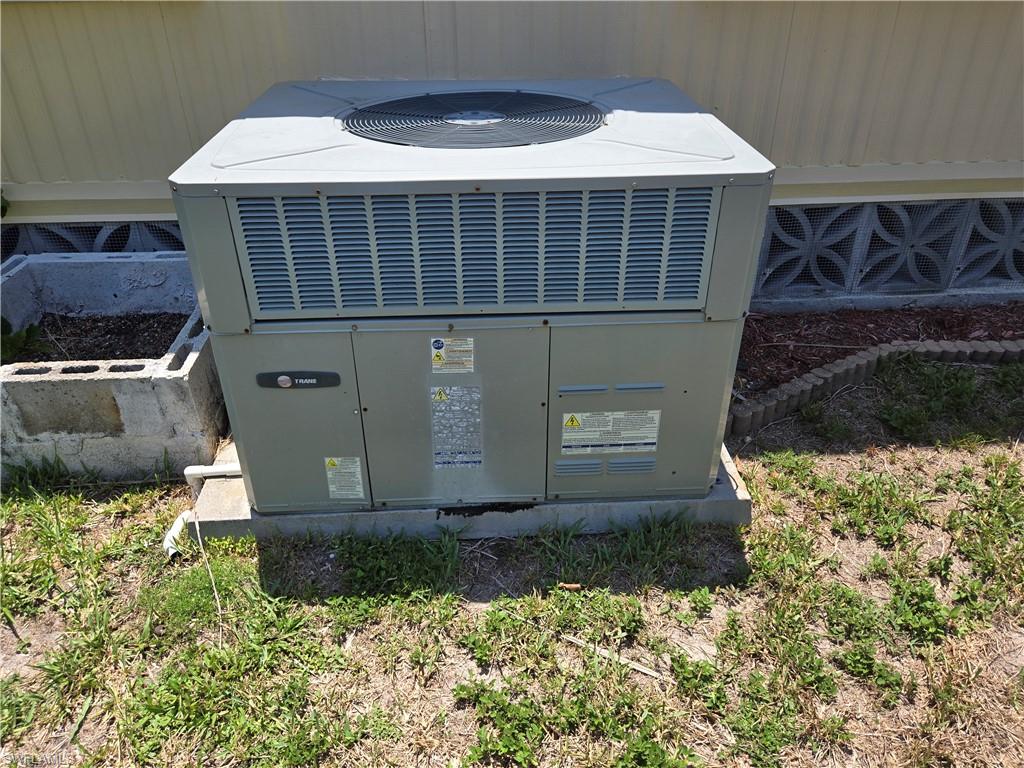 SIX LAKES COUNTRY CLUB - Residential