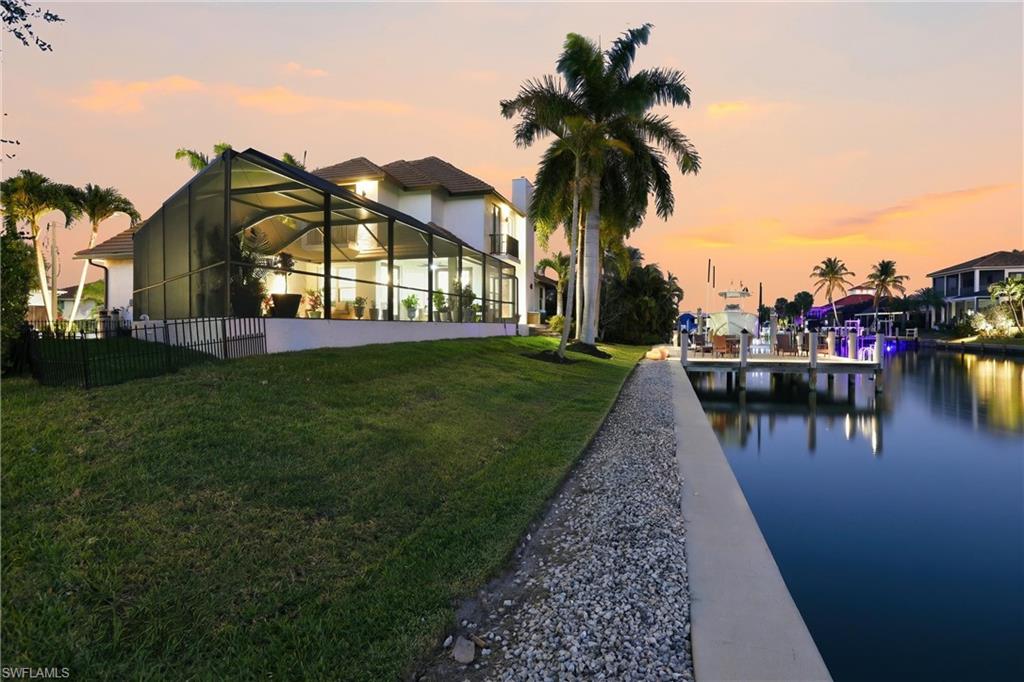 MARCO BEACH - Residential