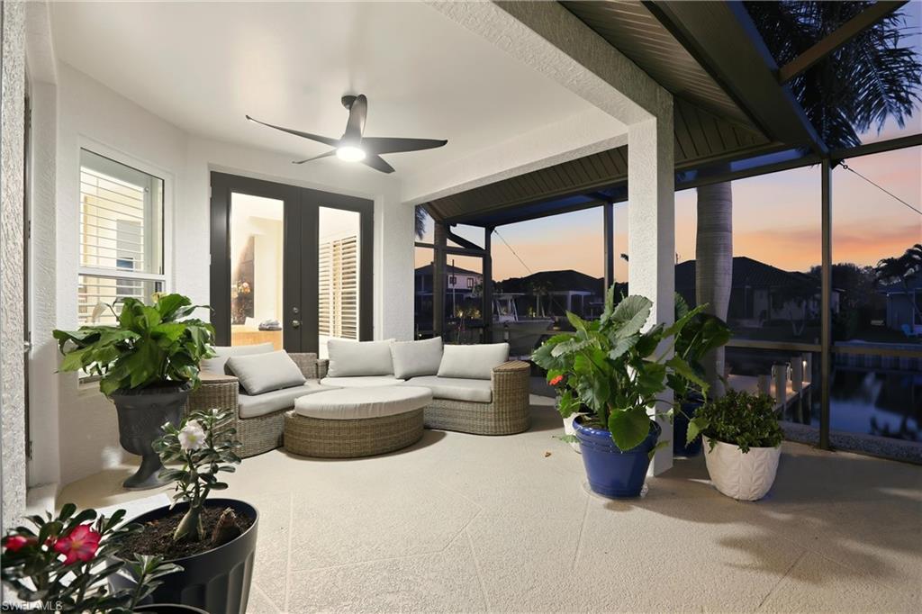 MARCO BEACH - Residential