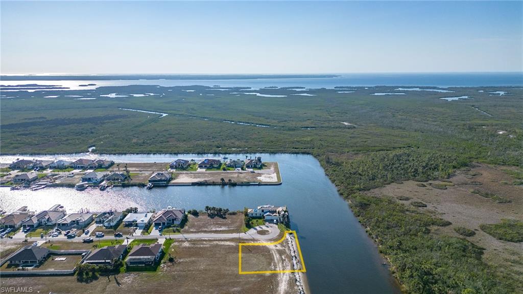CAPE CORAL - Land