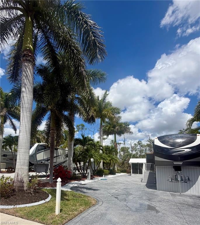 1242 Diamond Lake CIR