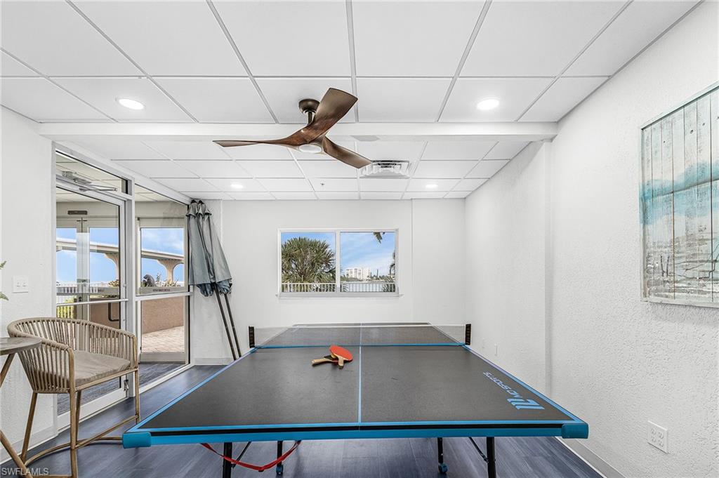 LOVERS KEY BEACH CLUB - Residential