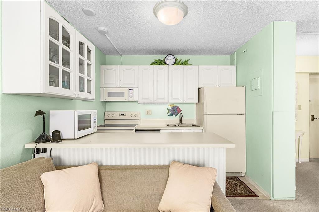 LOVERS KEY BEACH CLUB - Residential