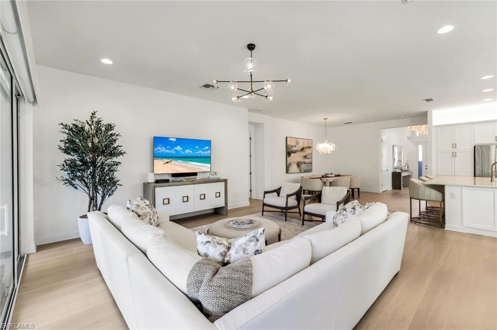 VALENCIA TRAILS - Residential