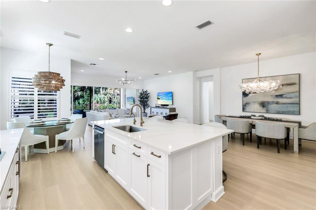 VALENCIA TRAILS - Residential