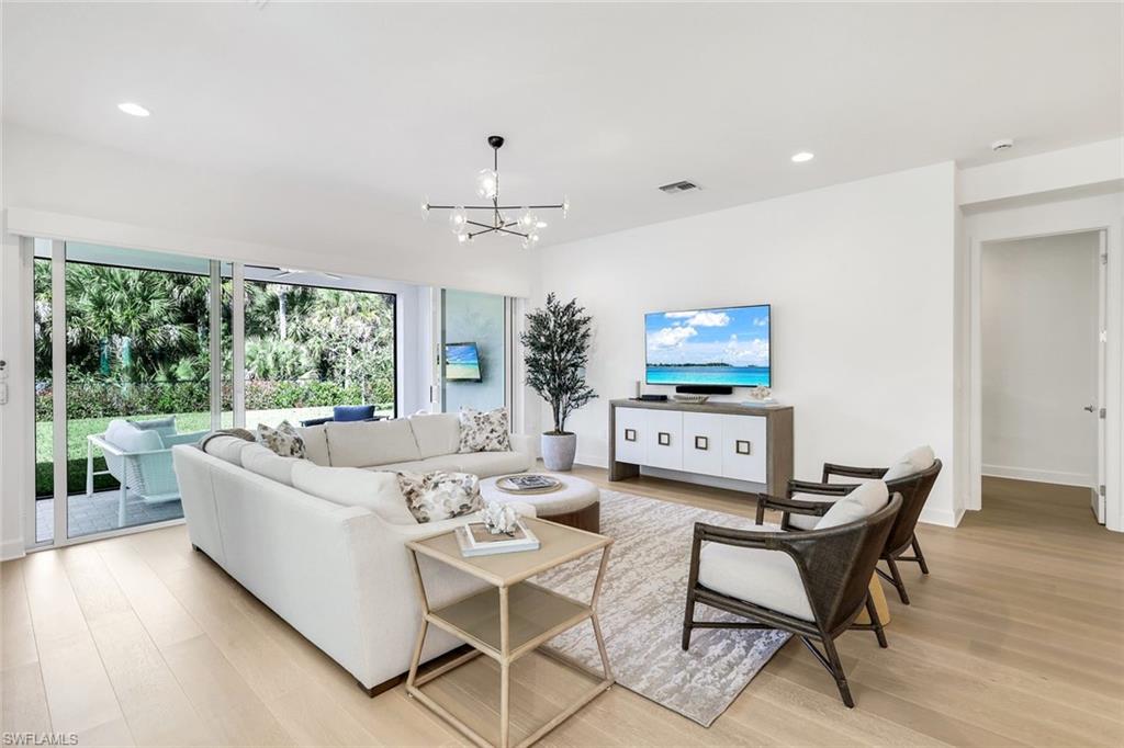 VALENCIA TRAILS - Residential