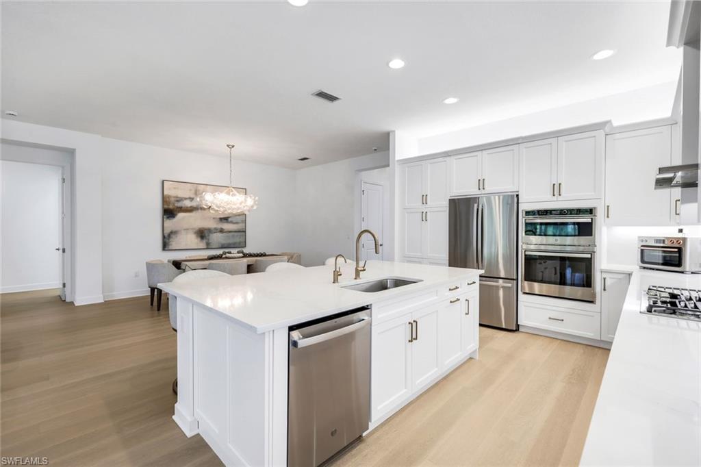 VALENCIA TRAILS - Residential