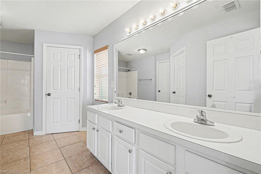 TOWN LAKES - Residential