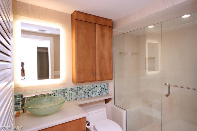 LAND'S END - Residential