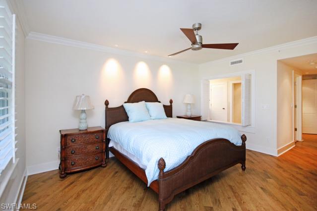 LAND'S END - Residential