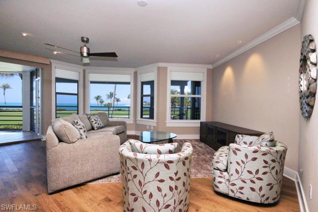 LAND'S END - Residential