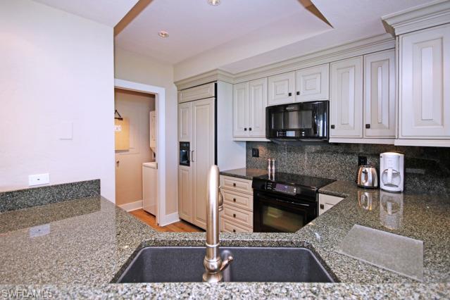 LAND'S END - Residential