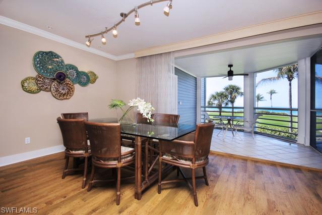 LAND'S END - Residential