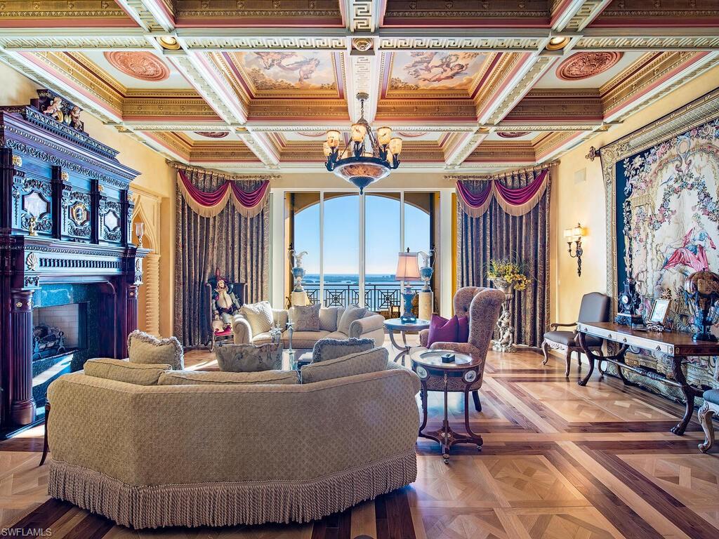 LA SCALA AT THE COLONY - Residential