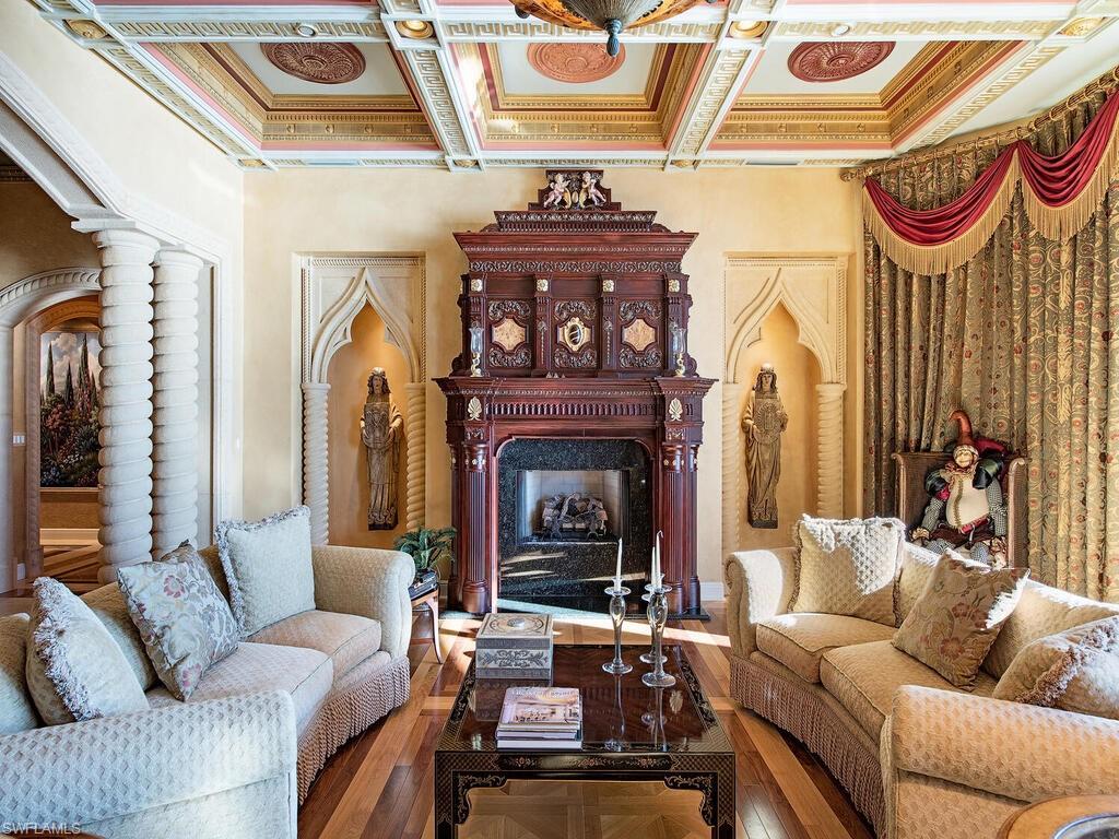 LA SCALA AT THE COLONY - Residential