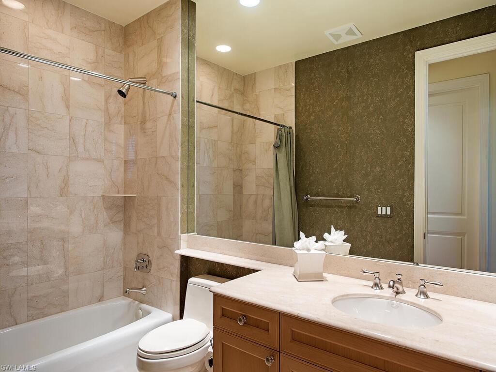 LA SCALA AT THE COLONY - Residential