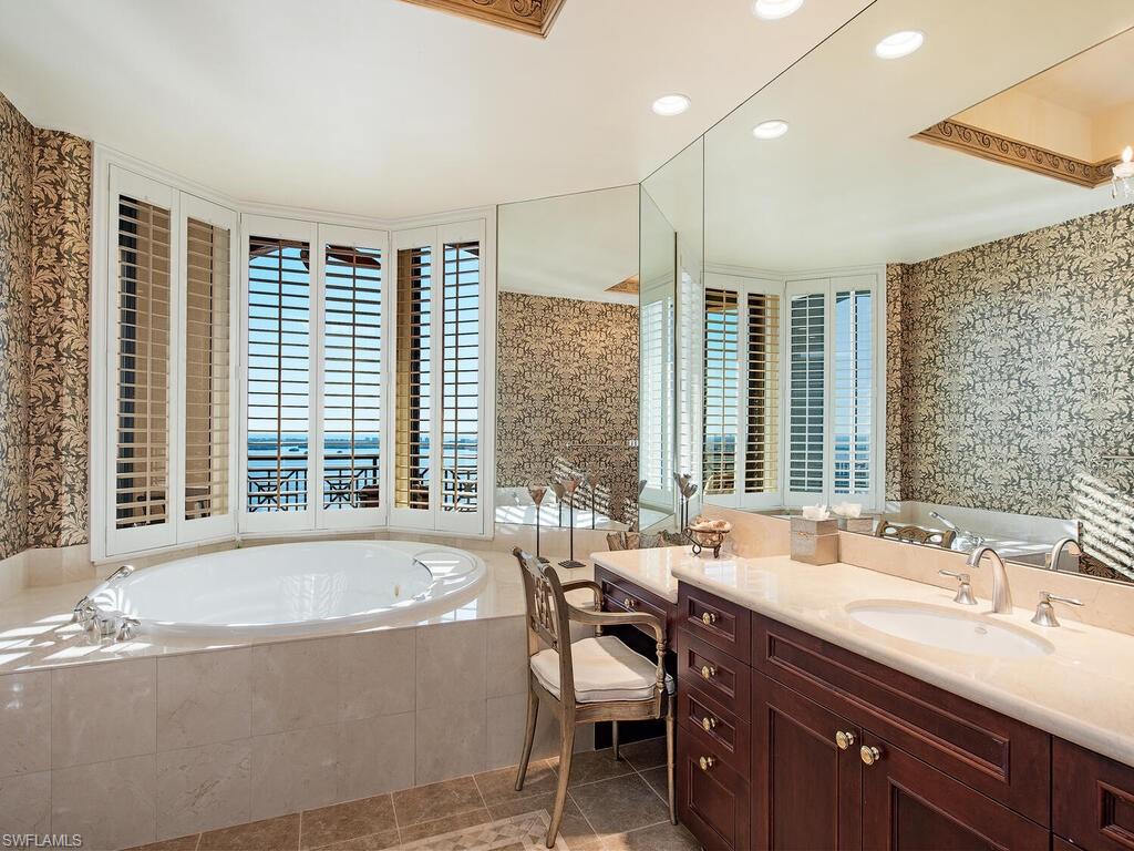 LA SCALA AT THE COLONY - Residential