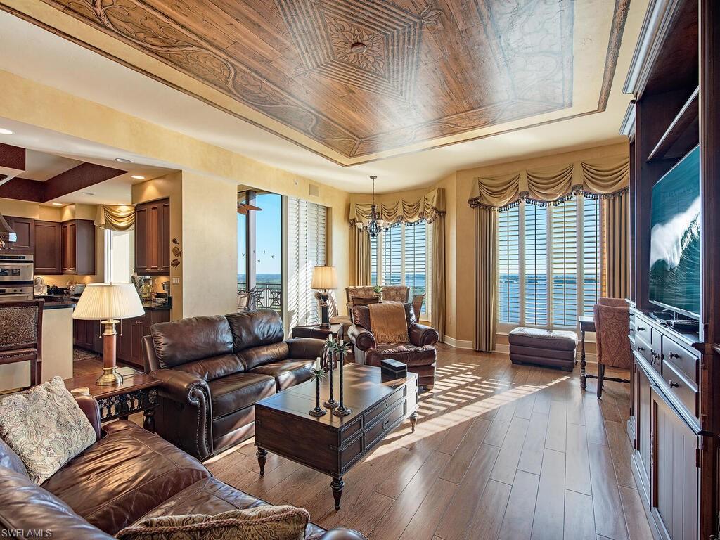 LA SCALA AT THE COLONY - Residential