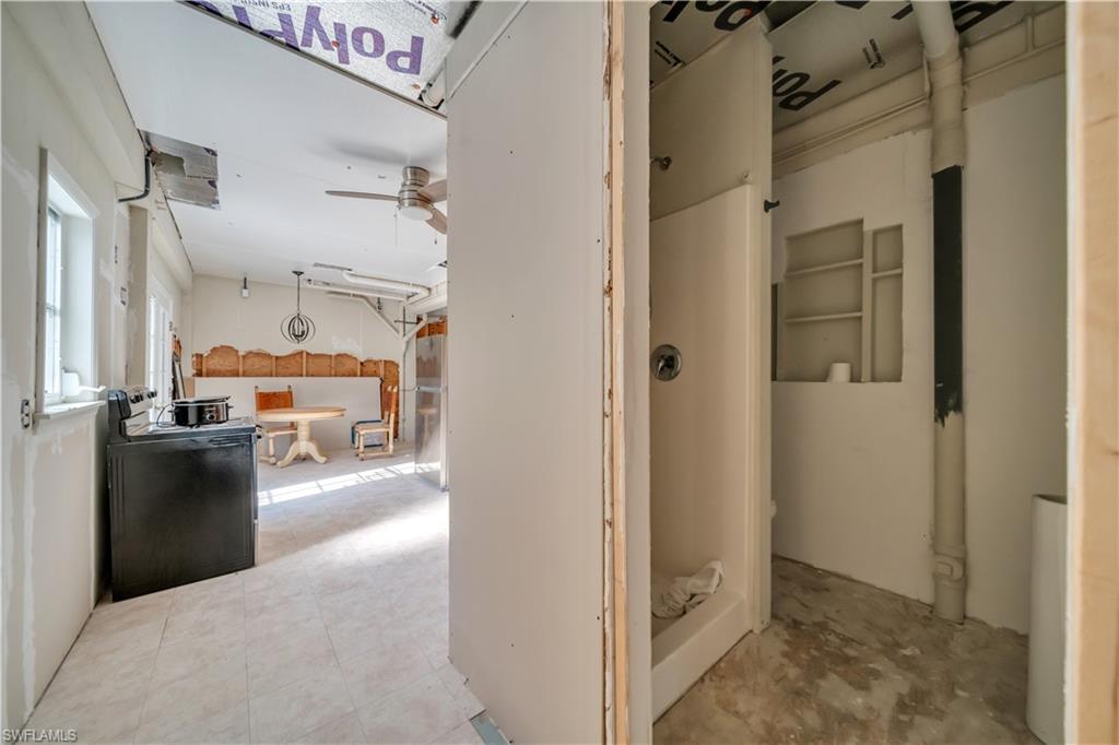 LAKESIDE - Residential