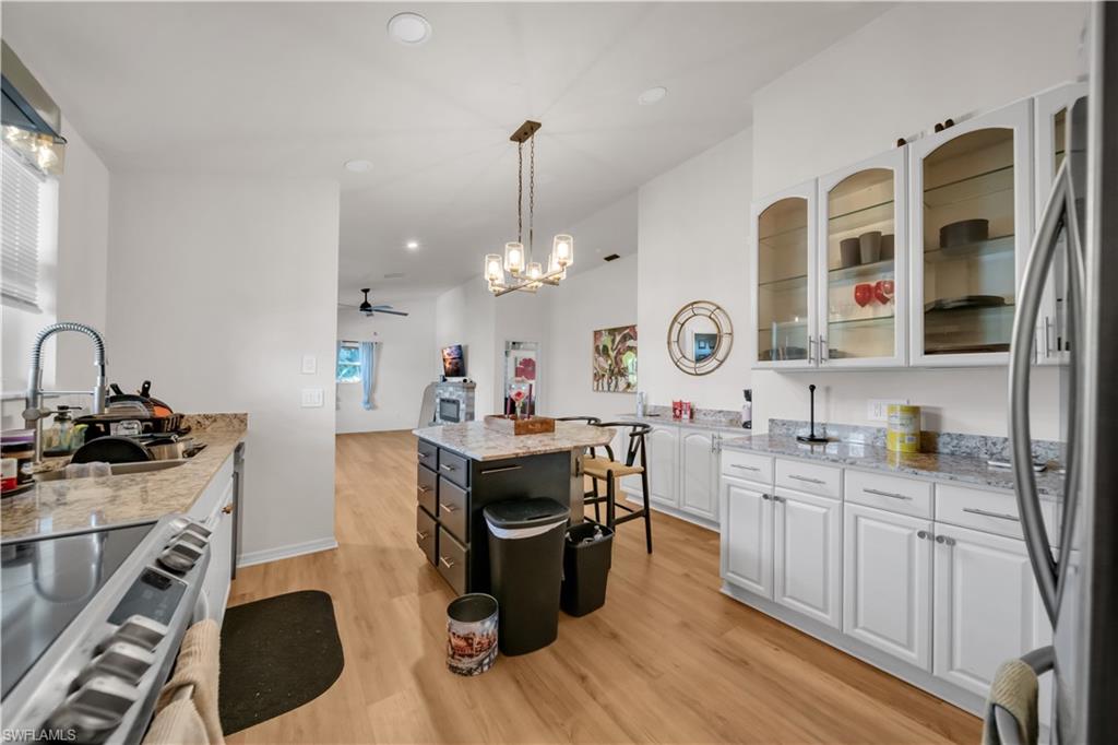 LAKESIDE - Residential