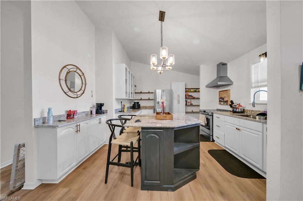 LAKESIDE - Residential