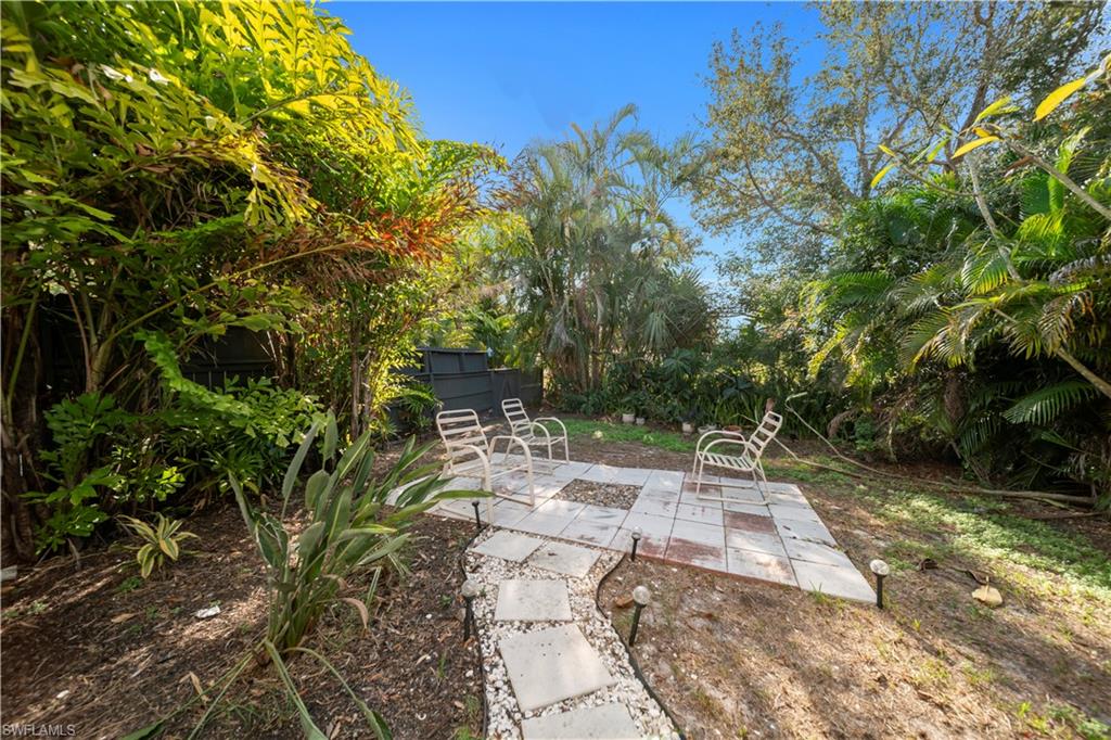 LAKESIDE - Residential