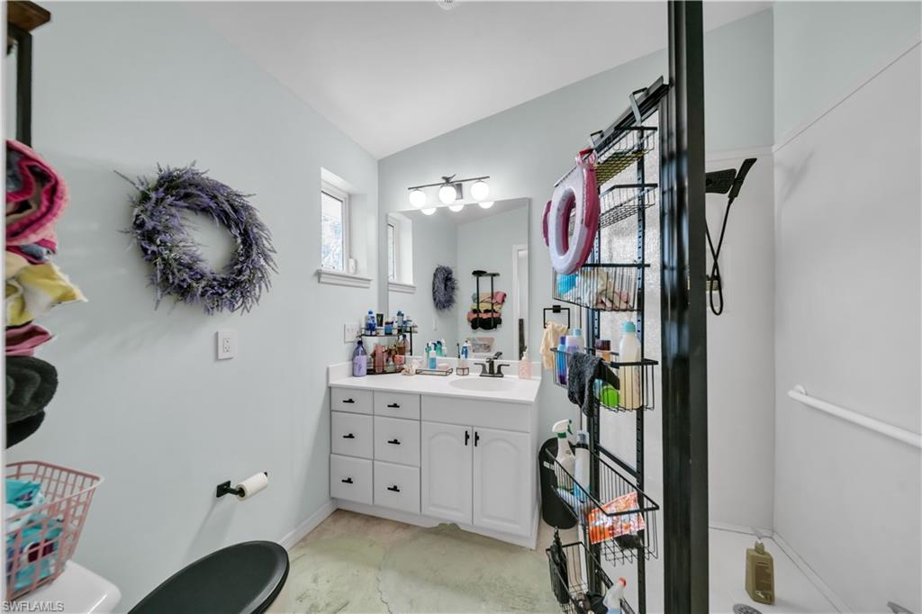 LAKESIDE - Residential