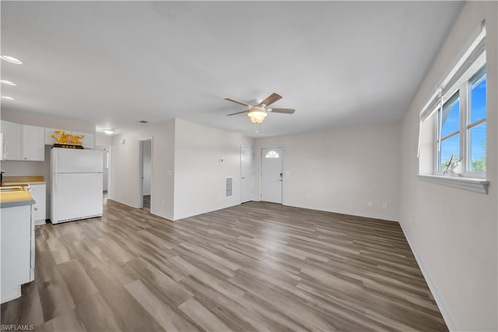 LAKESIDE - Residential