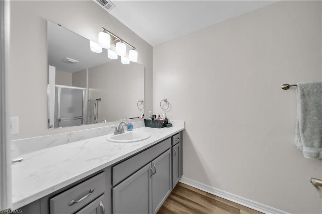 LAKESIDE - Residential