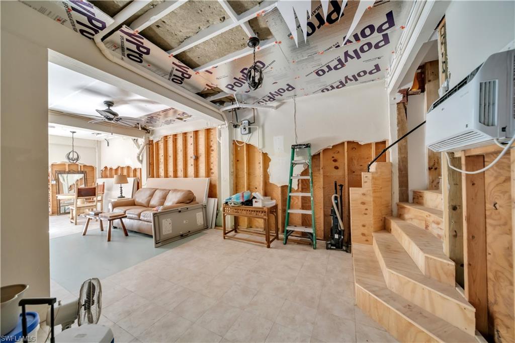 LAKESIDE - Residential