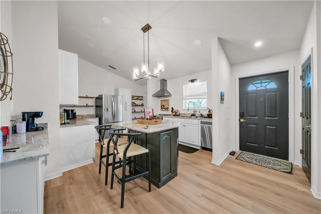 LAKESIDE - Residential