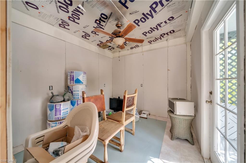 LAKESIDE - Residential