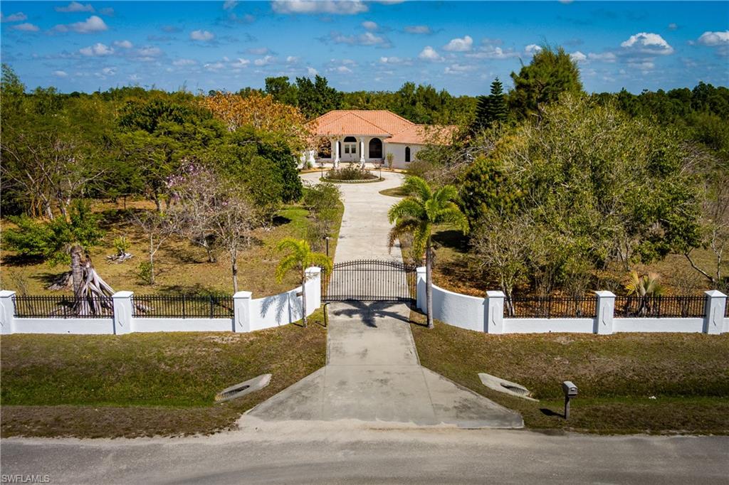 GOLDEN GATE ESTATES - Residential