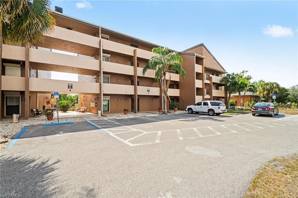 LAKESIDE AT LOCHMOOR CONDO - Residential