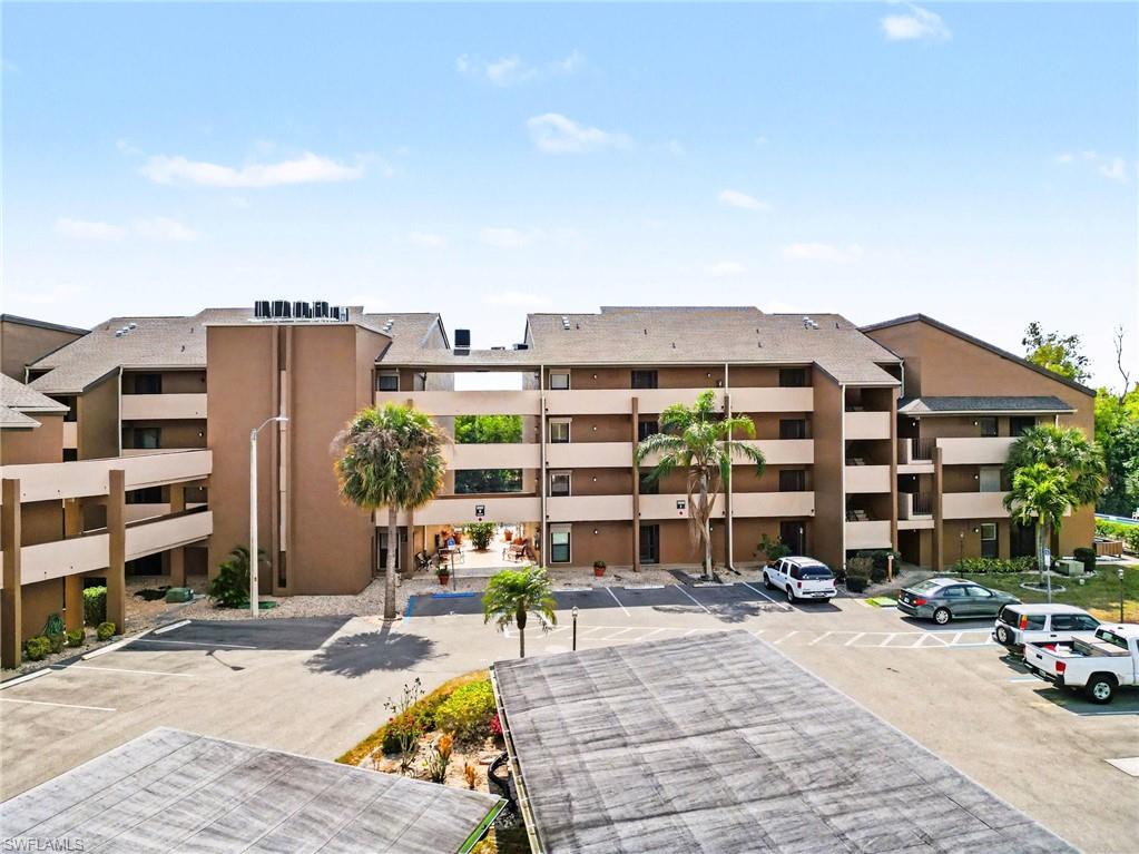 LAKESIDE AT LOCHMOOR CONDO - Residential