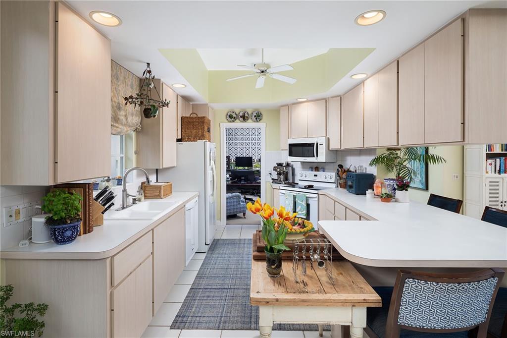 VILLAGE WALK - Residential