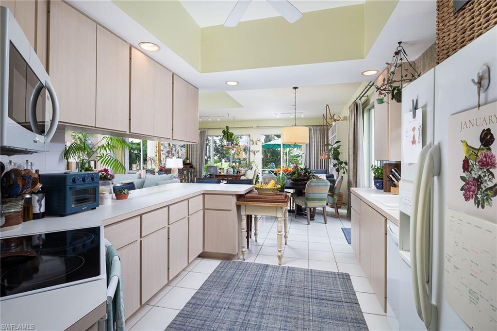 VILLAGE WALK - Residential