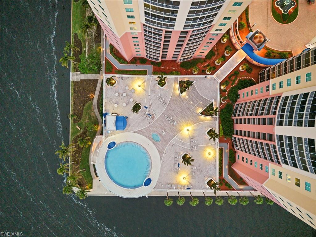 ST. TROPEZ - Residential