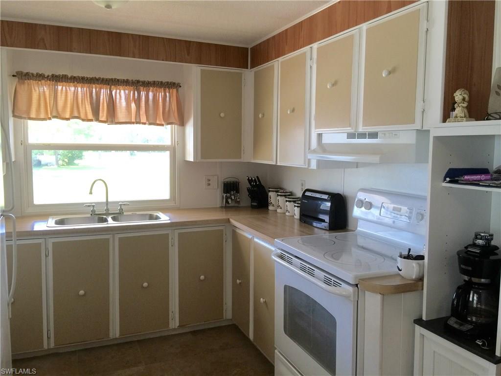 LAZY DAYS MOBILE VILLAGE - Residential