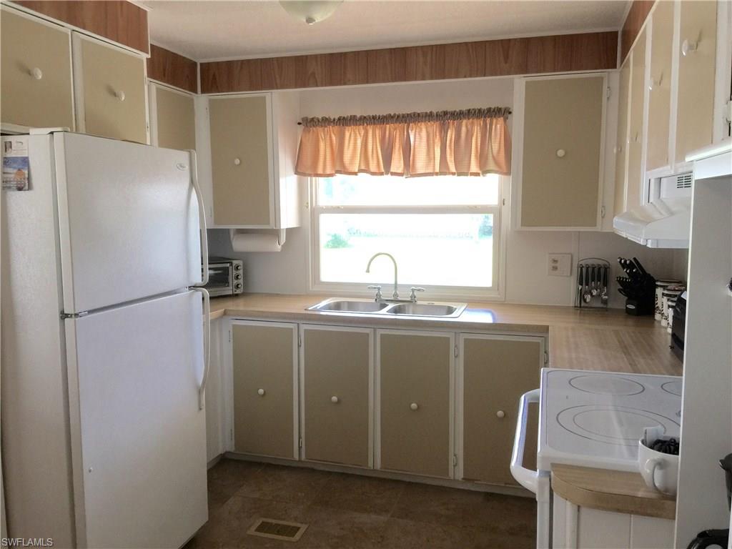 LAZY DAYS MOBILE VILLAGE - Residential