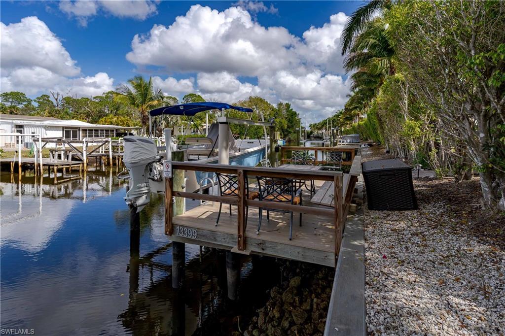 NAPLES MOTORCOACH RESORT - Land