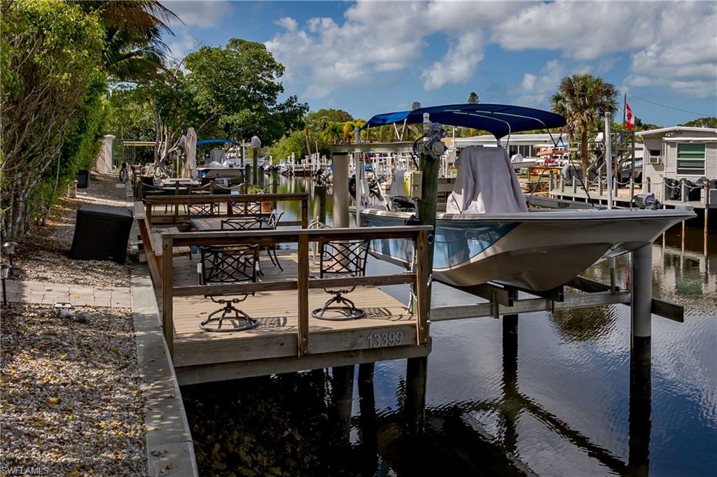 NAPLES MOTORCOACH RESORT - Land