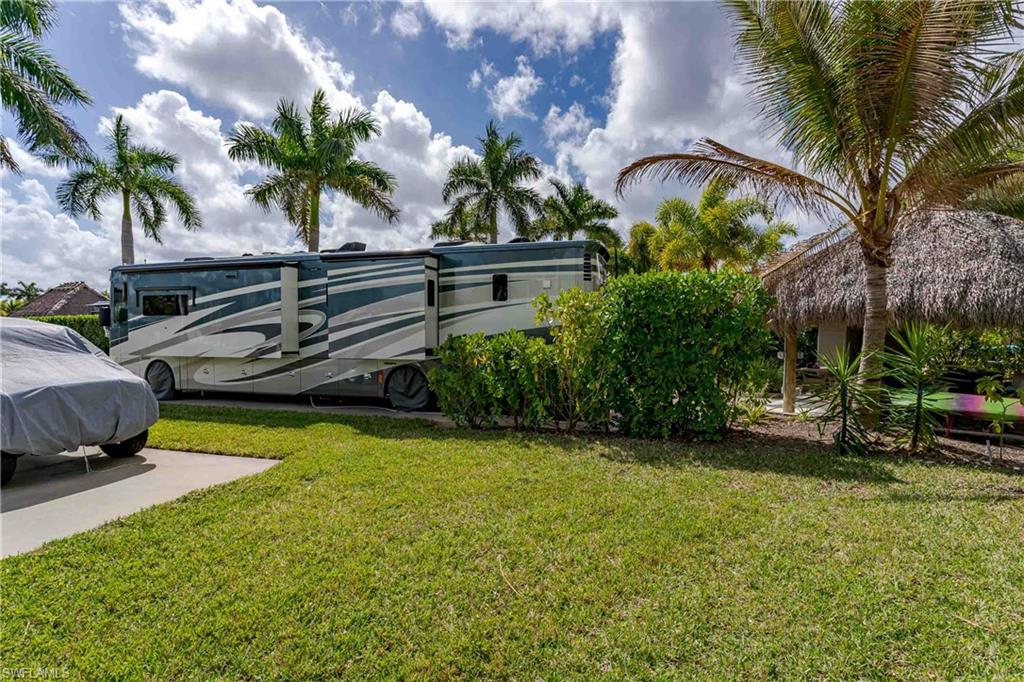 NAPLES MOTORCOACH RESORT - Land